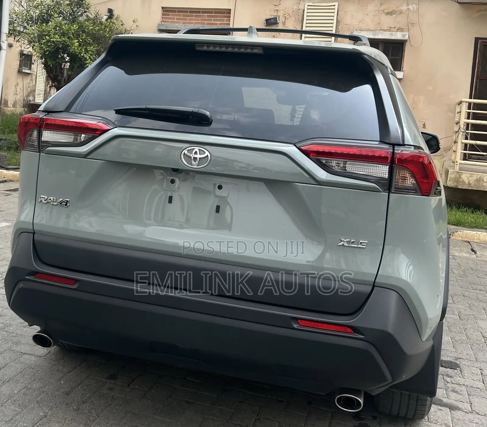Toyota RAV4 XLE 2022 Gray