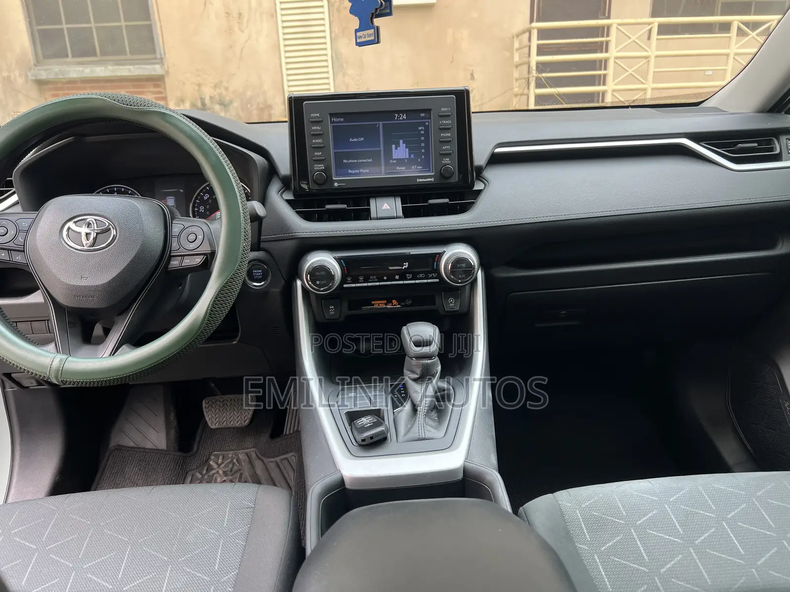 Toyota RAV4 XLE 2022 Gray