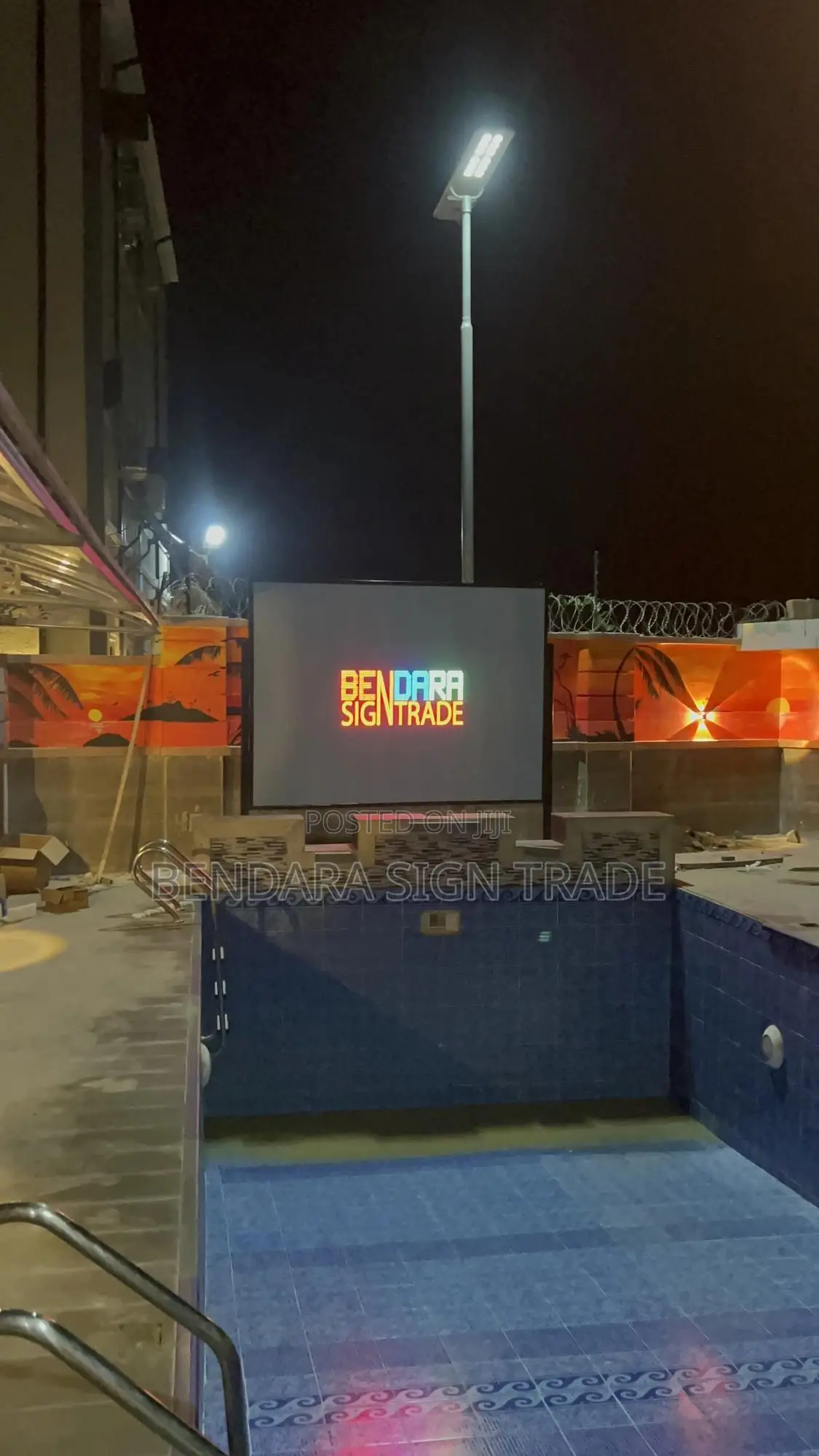 Outdoor Pool Screen, Outdoor Television, Video Wall, Video Screen 9x7