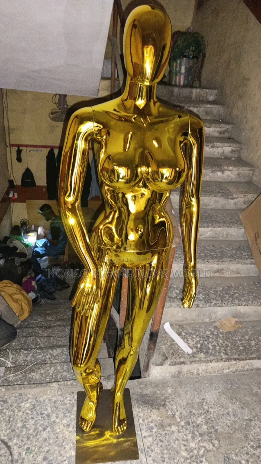 Size 12 Gold Chrome Egg Face Female Mannequin