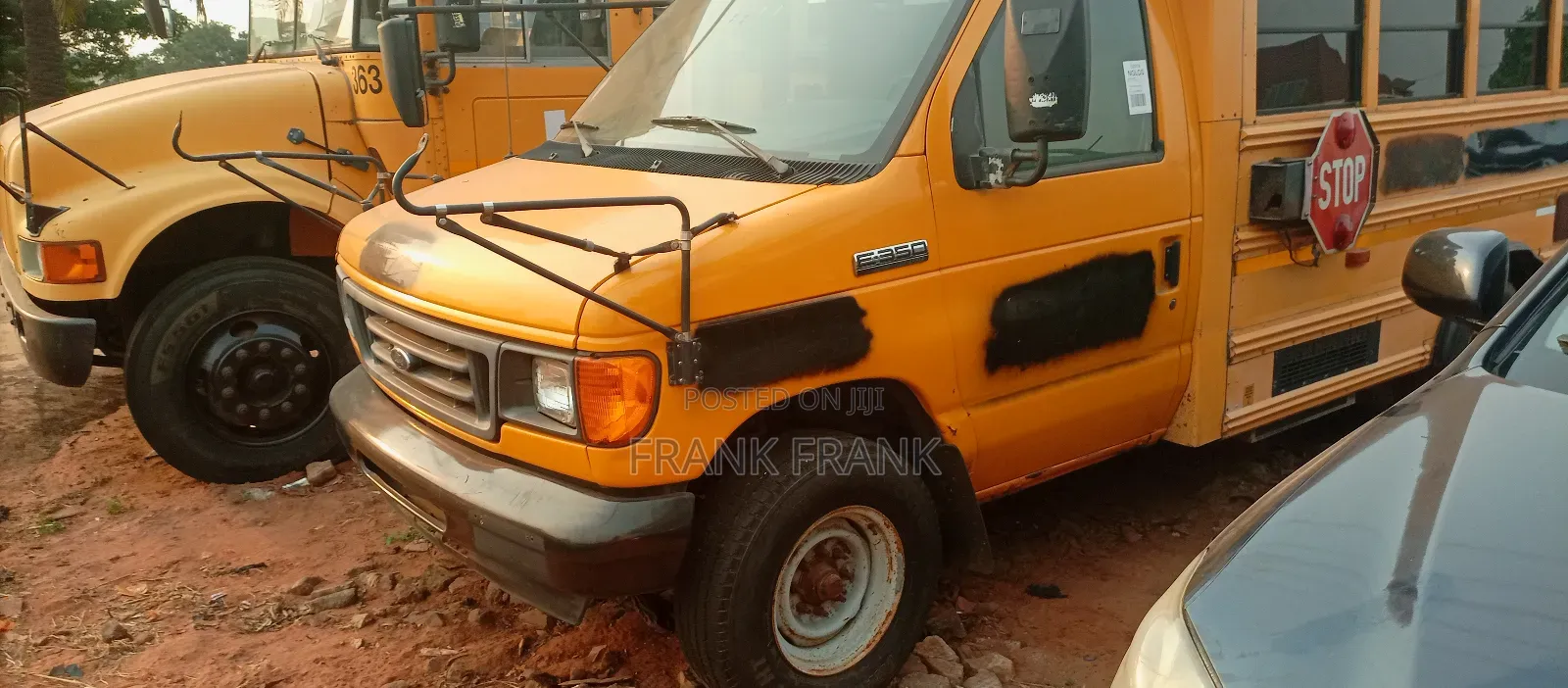 Ford E350 2004 Yellow