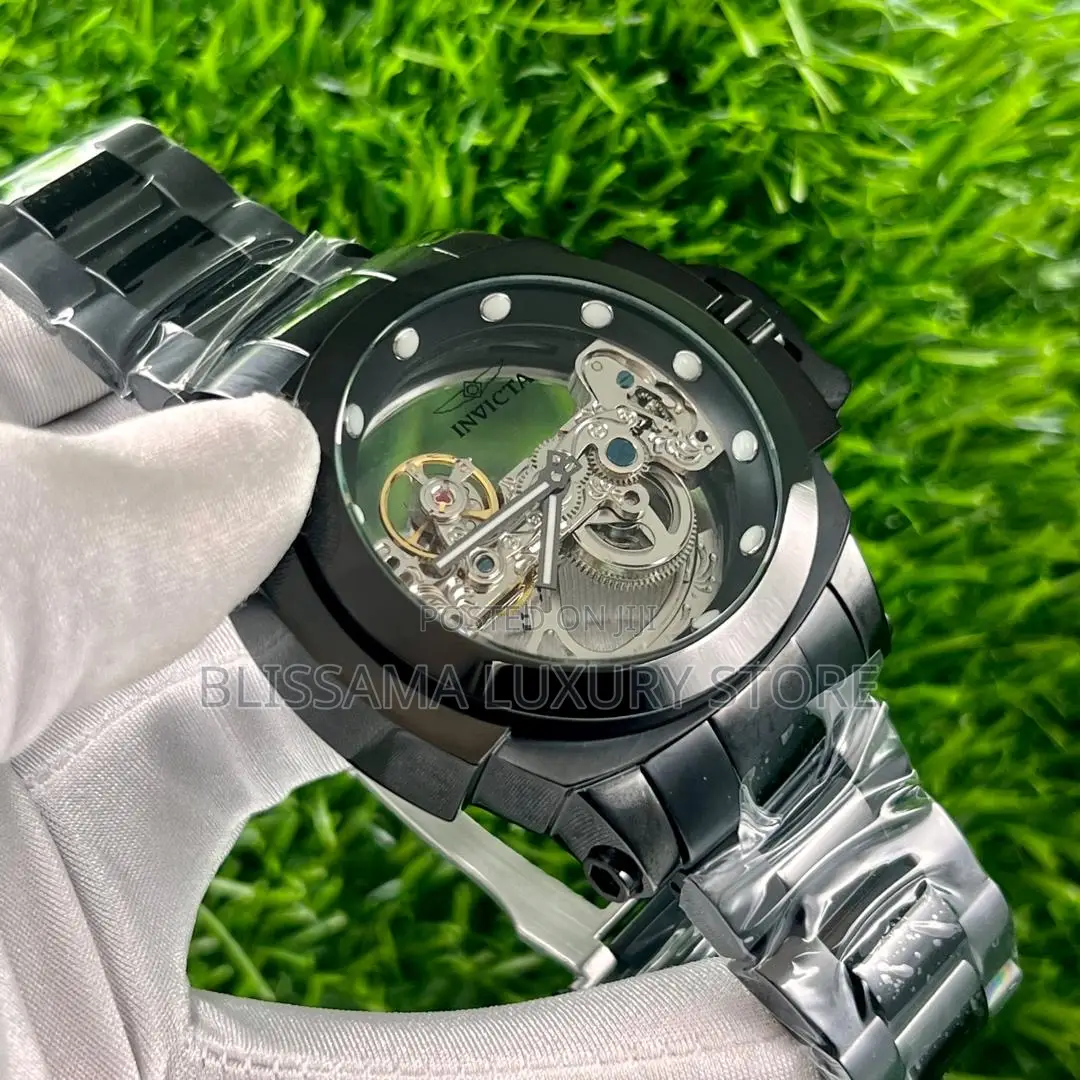 Luxury Invicta Chain Strap Bold Face Wristwatches