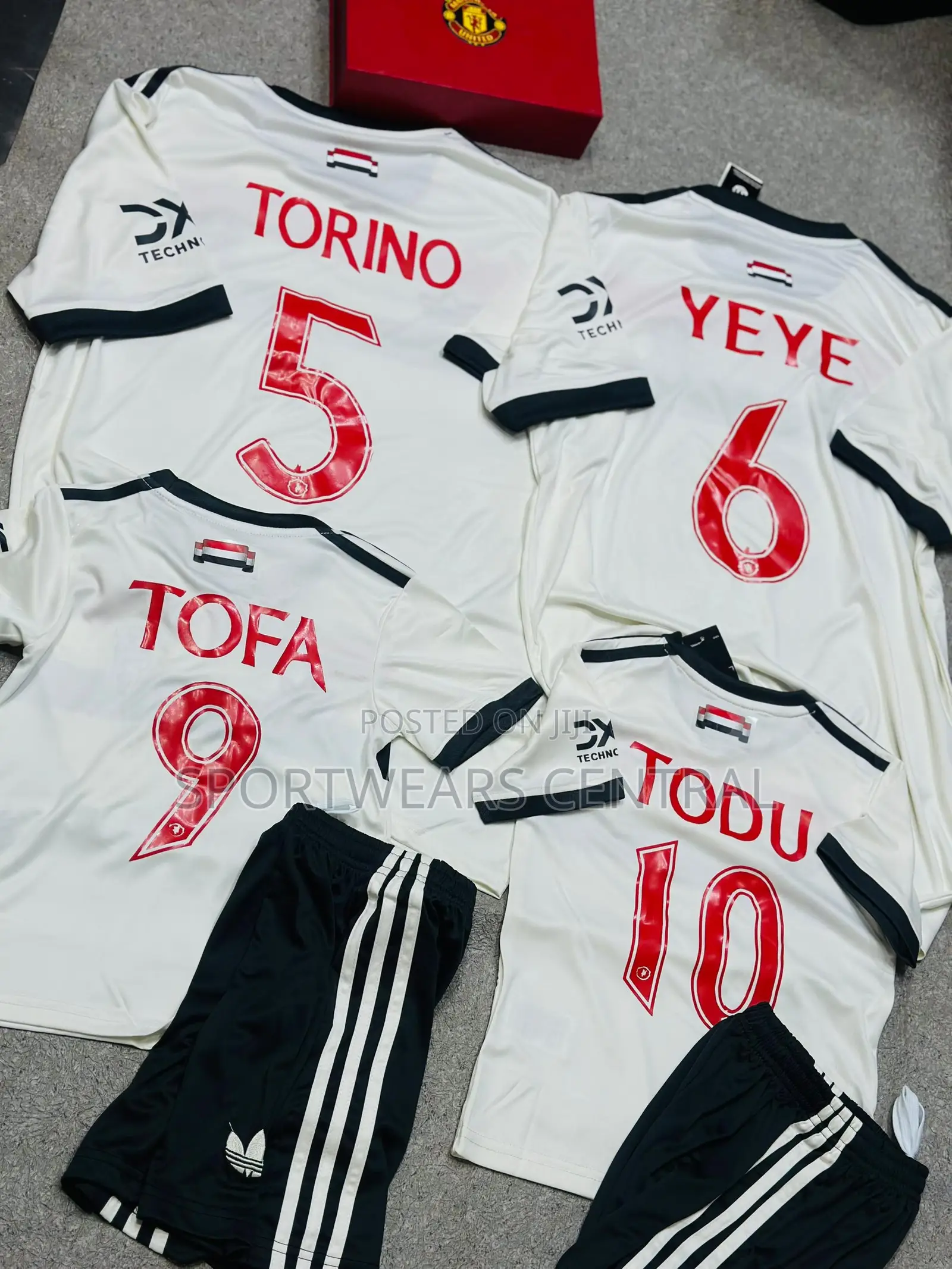 2024-2025 Manchester United Player Grade Third Jersey