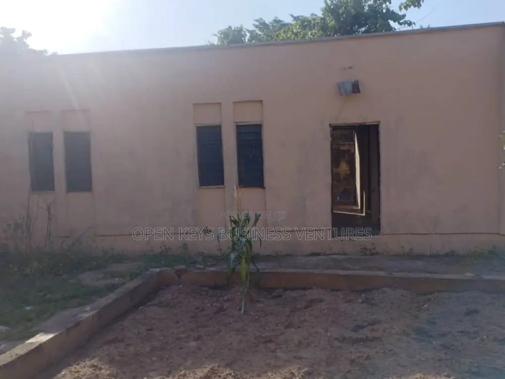 2bdrm Bungalow in Adenihun, Agodi for sale