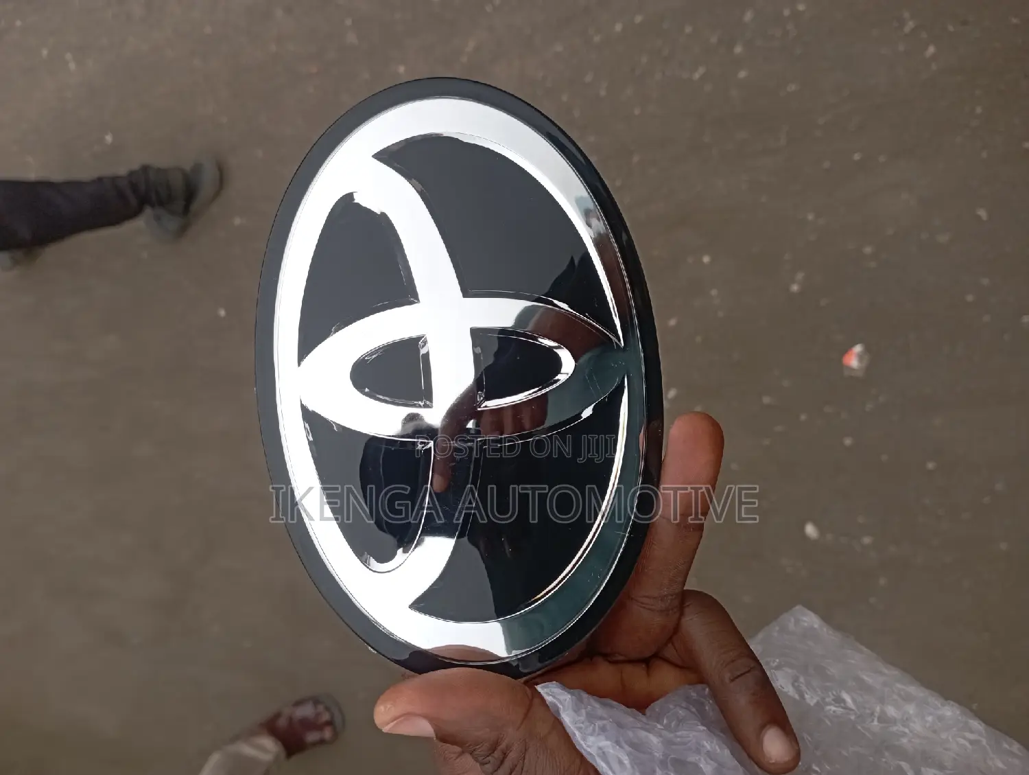 Toyota Glass Logo