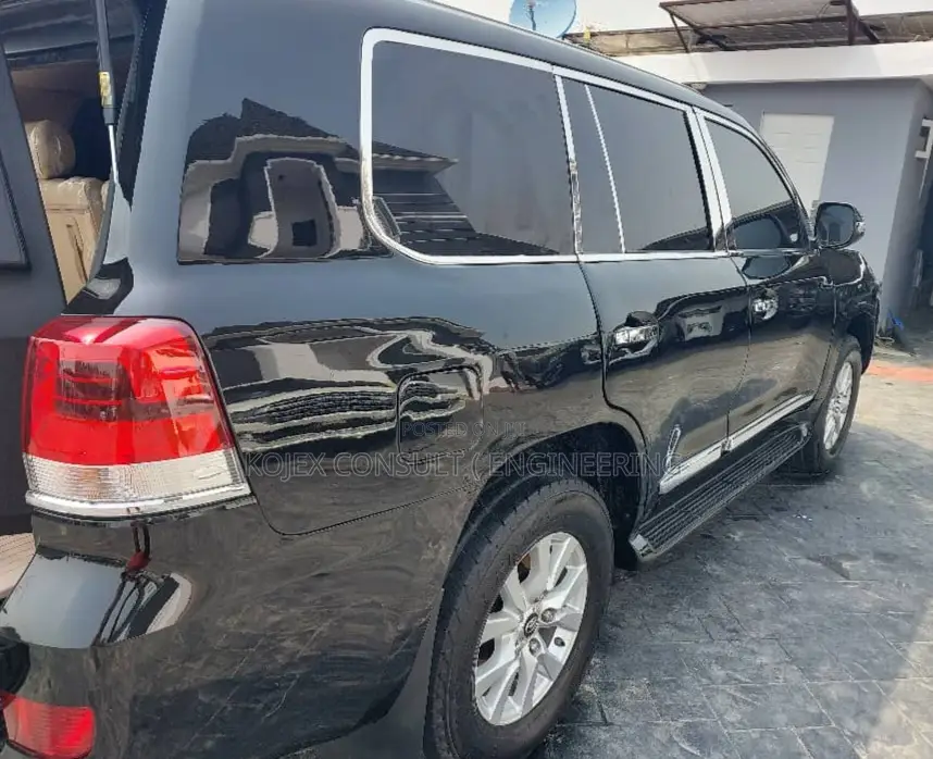 Toyota Land Cruiser 2017 Black