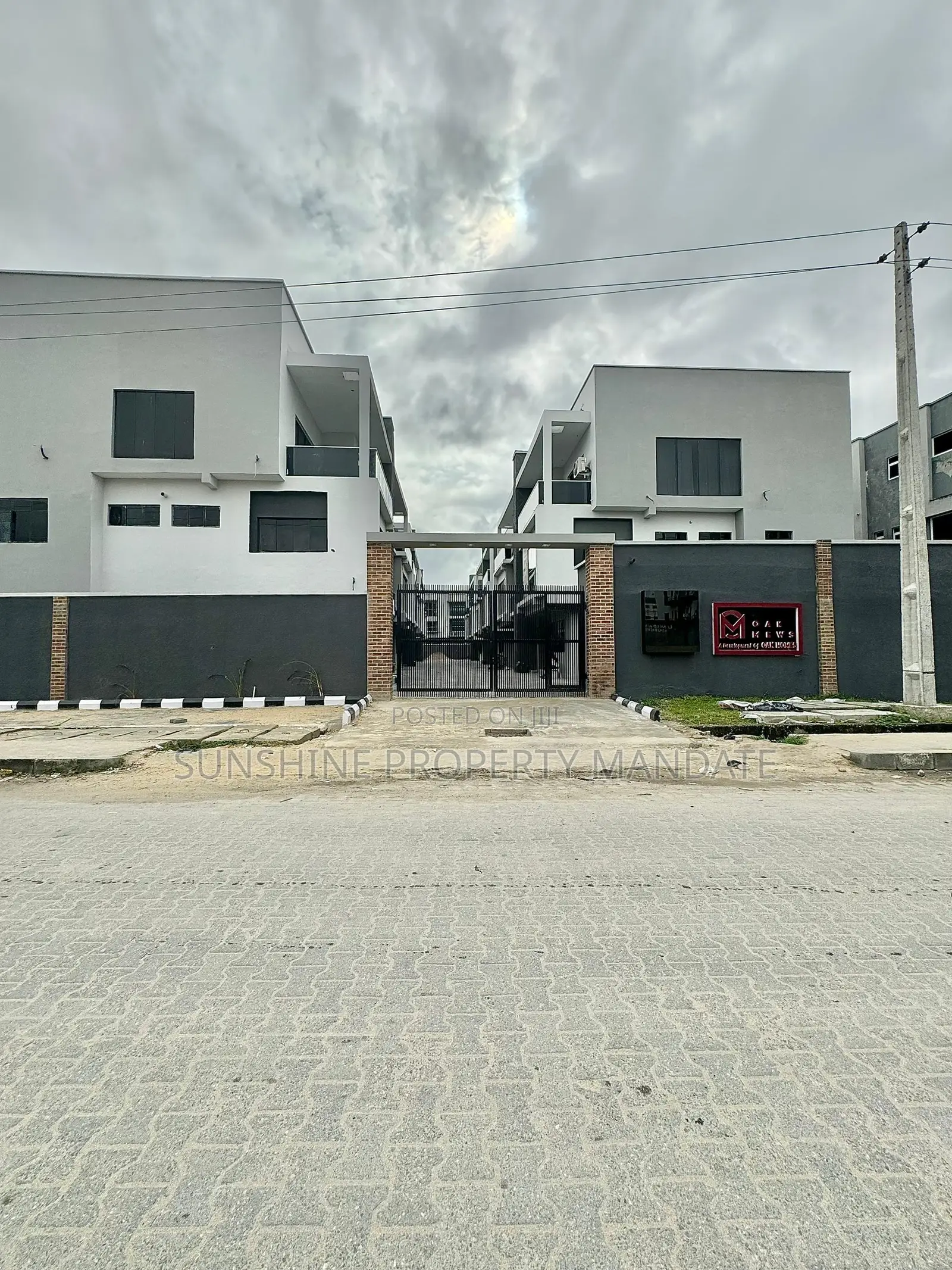 5bdrm Duplex in Ikate Elegunshi for sale