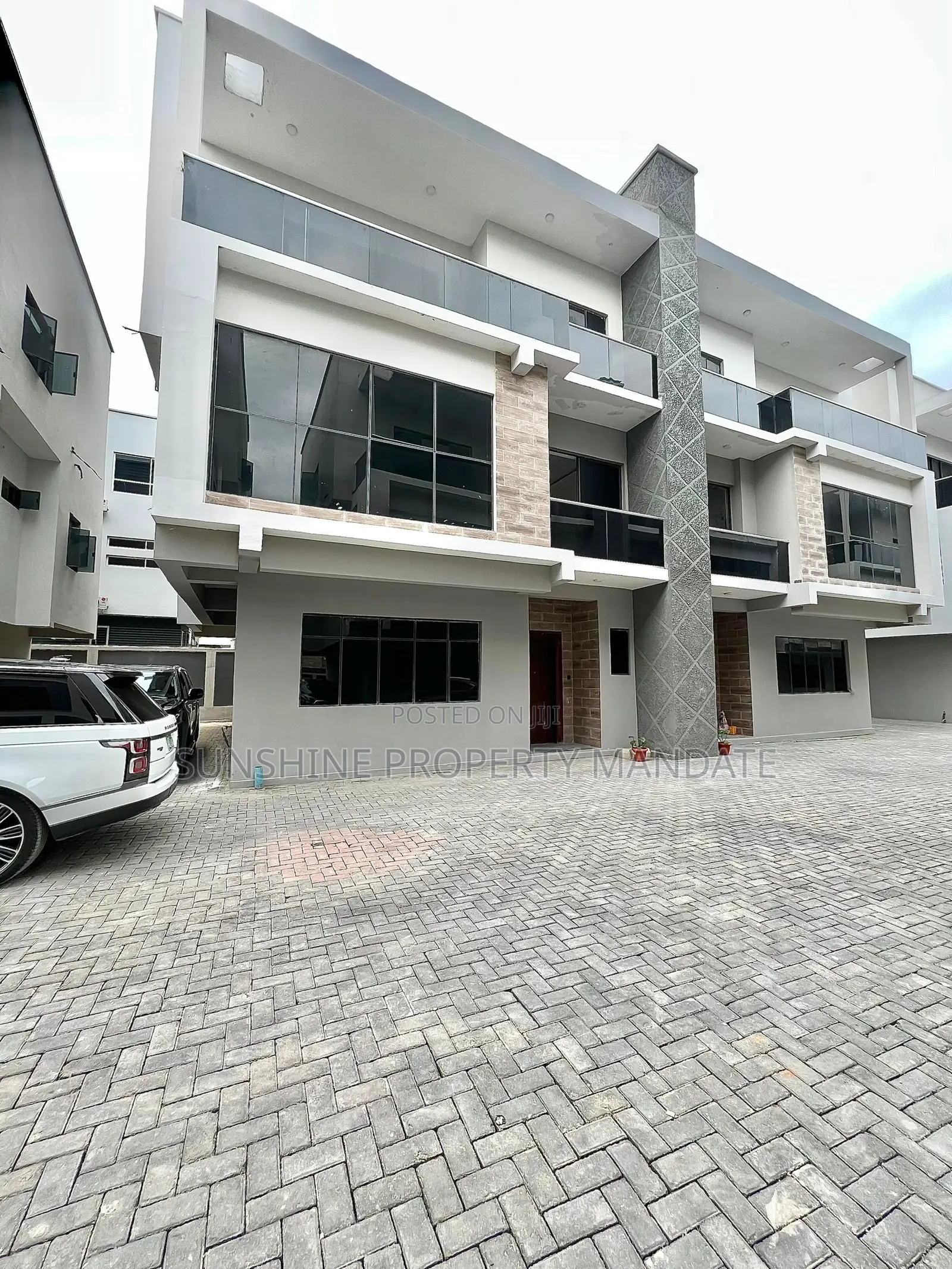 5bdrm Duplex in Ikate Elegunshi for sale