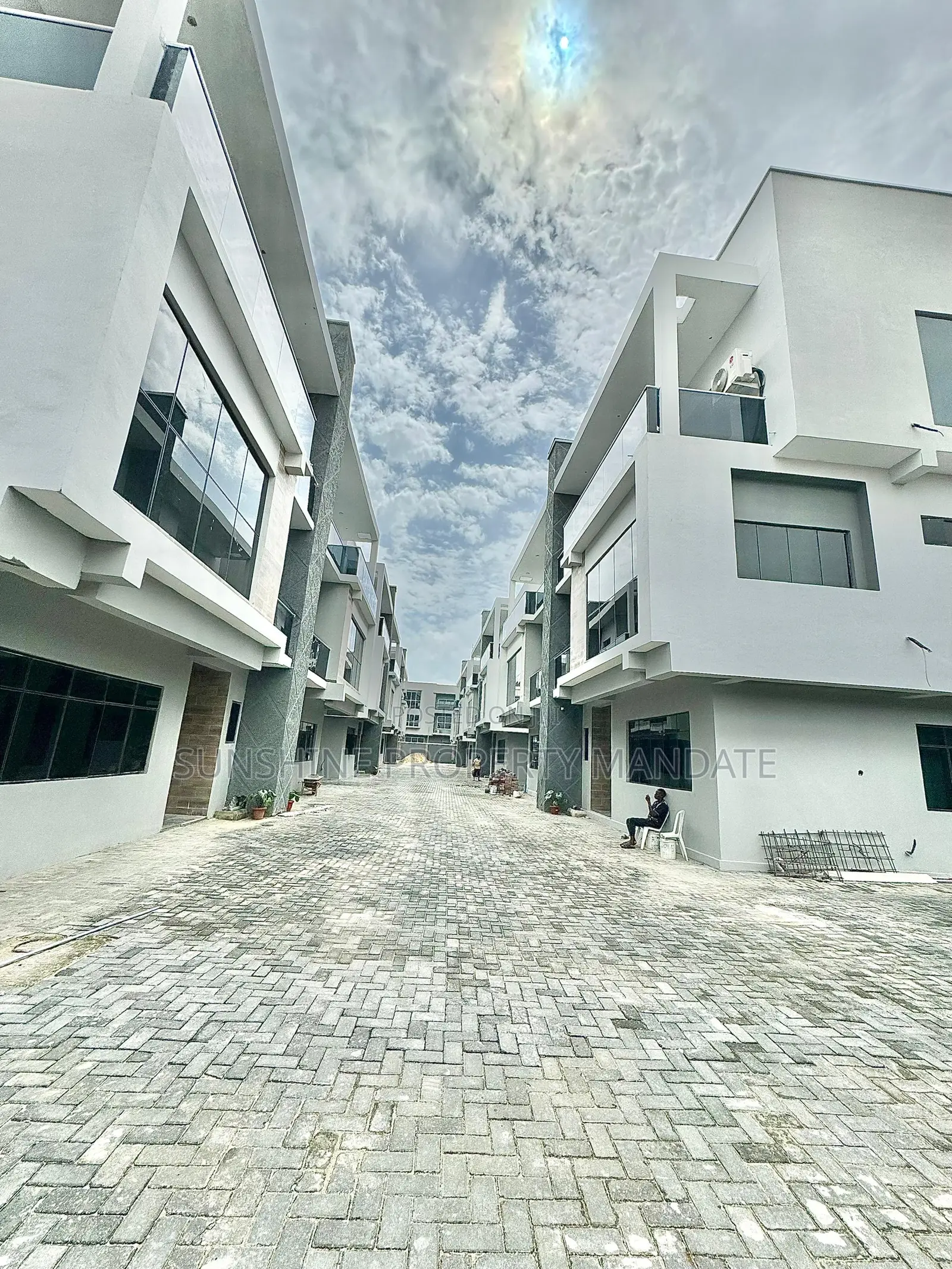 5bdrm Duplex in Ikate Elegunshi for sale