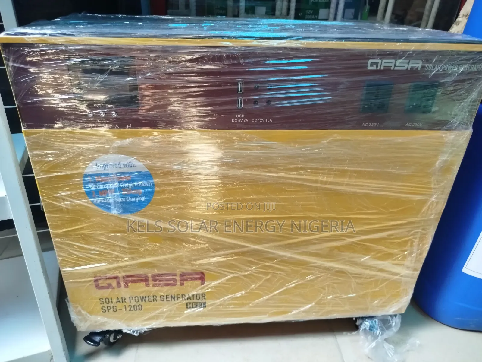 Original 1200w Qasa Solar Generator With 300 Solar Panel