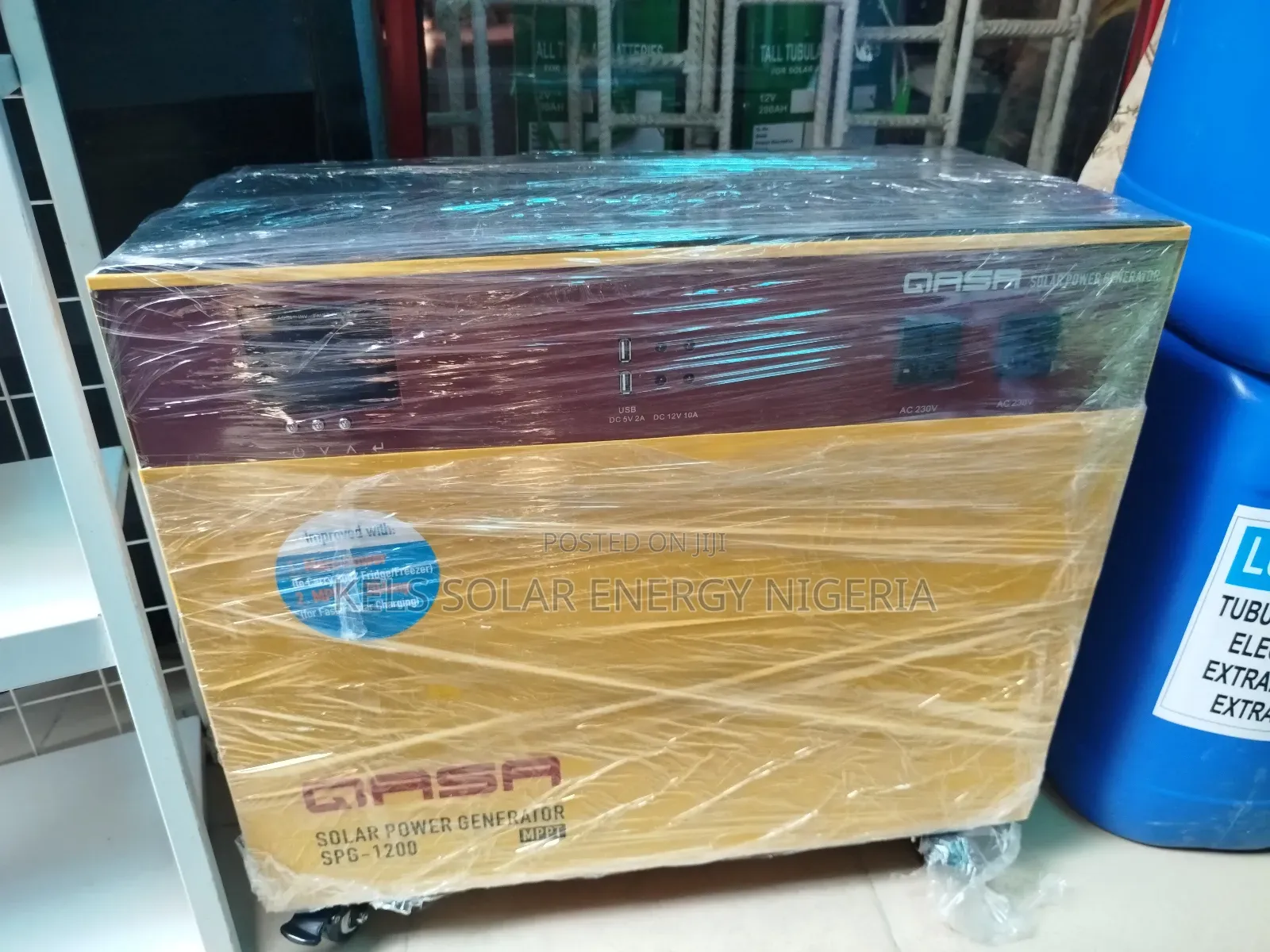 1200w Qasa Solar Generator With 300watts Solar Panels