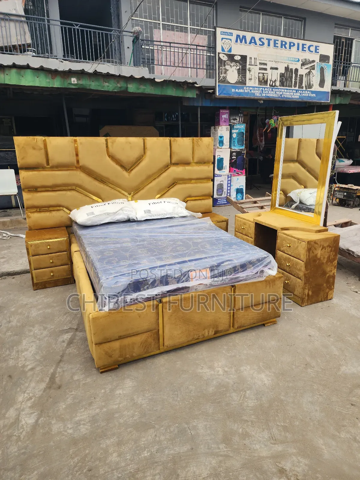 Quality 4.5by6 Bed With Full Accessories.
