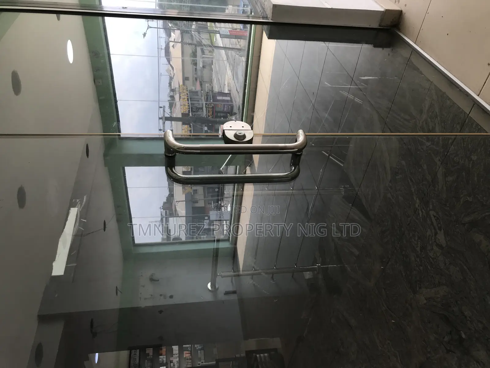 Showroom Shop Open Space for Rent