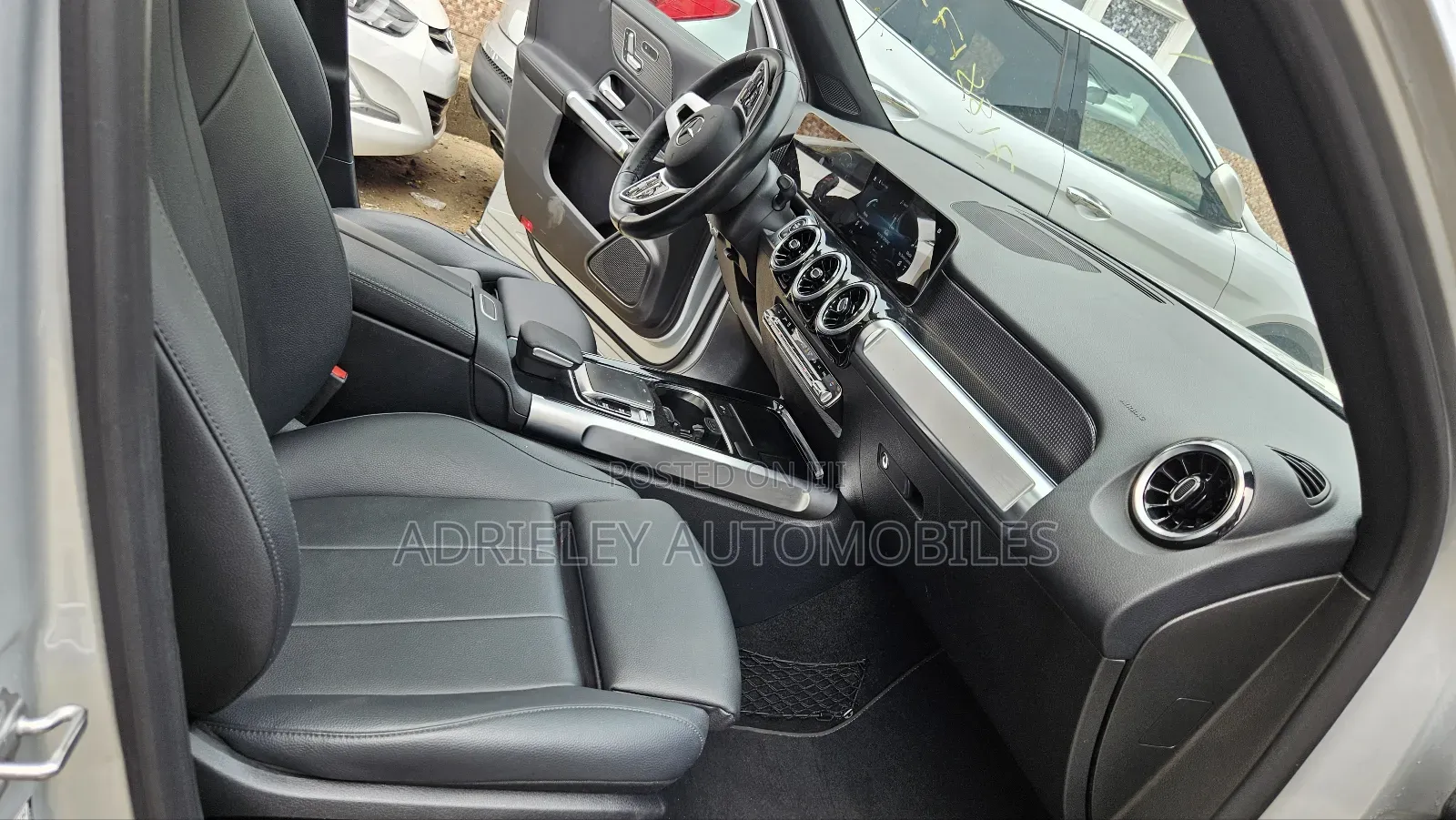 Mercedes-Benz GLB-Class GLB 250 4MATIC 2021 Silver
