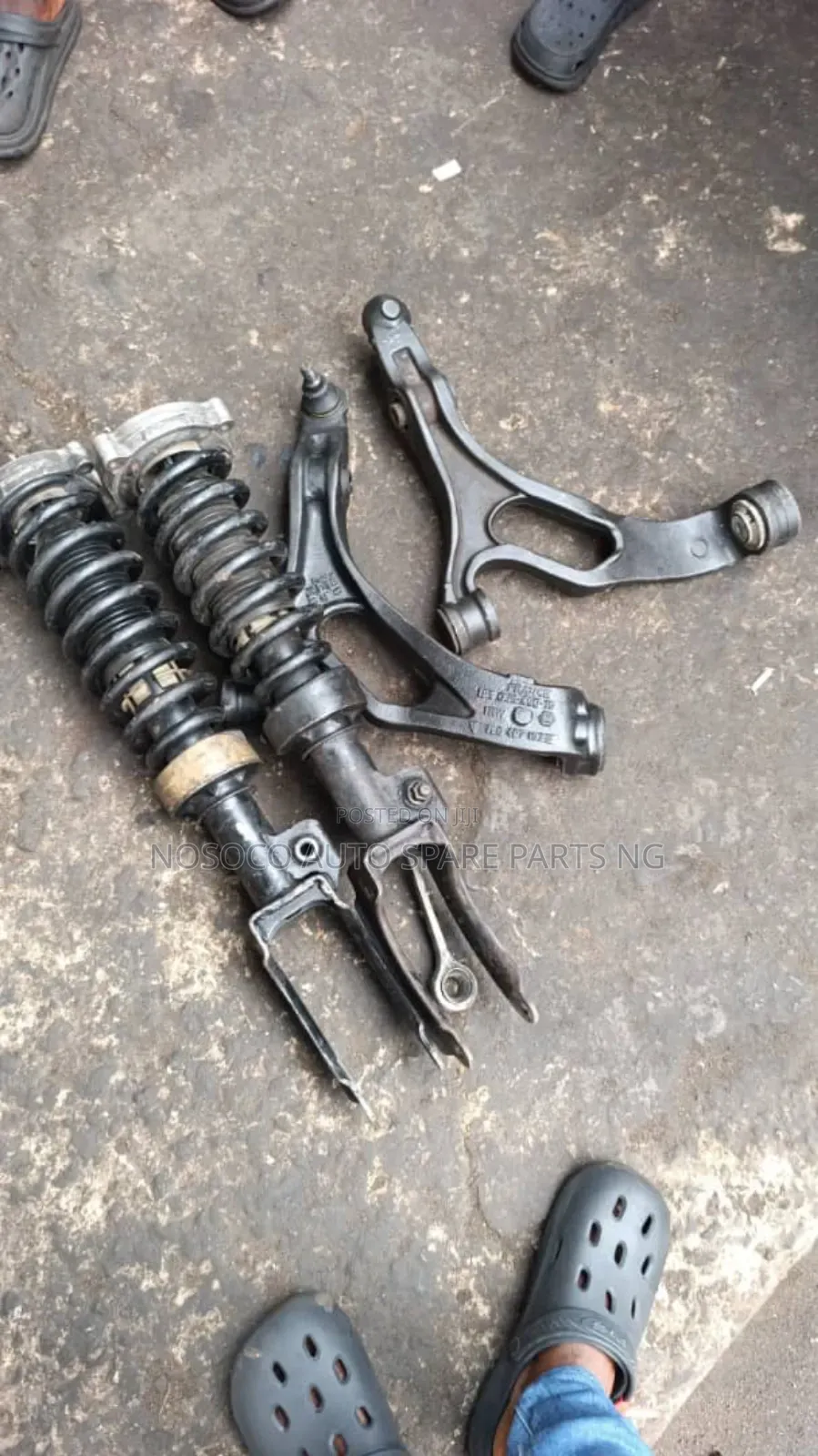 Front Shock Observer And Low Arm Touareg 2005 And 2010