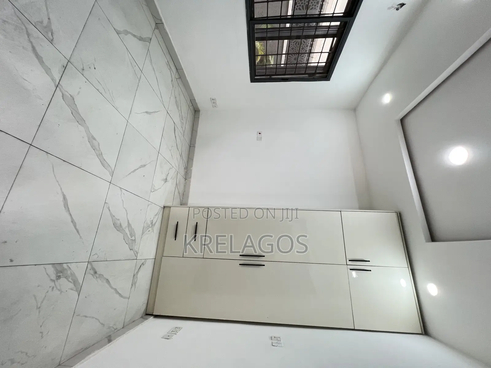5bdrm Duplex in Lekki Phase 1 for sale