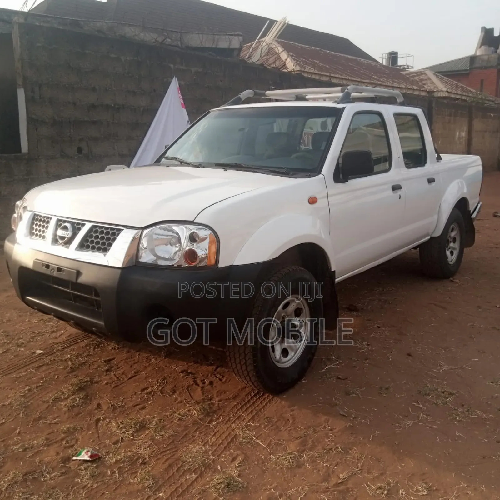 Nissan Frontier 2014 White