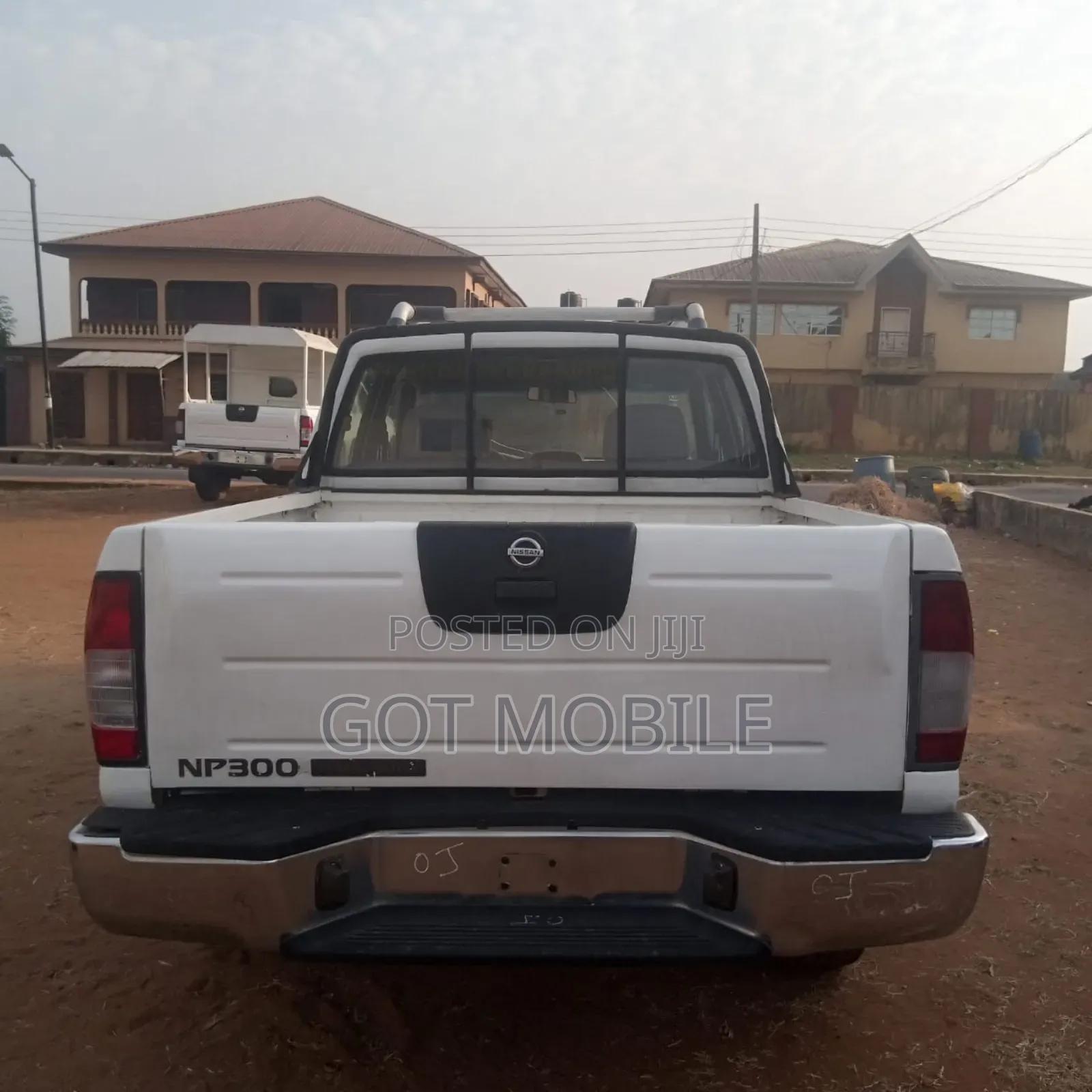 Nissan Frontier 2014 White