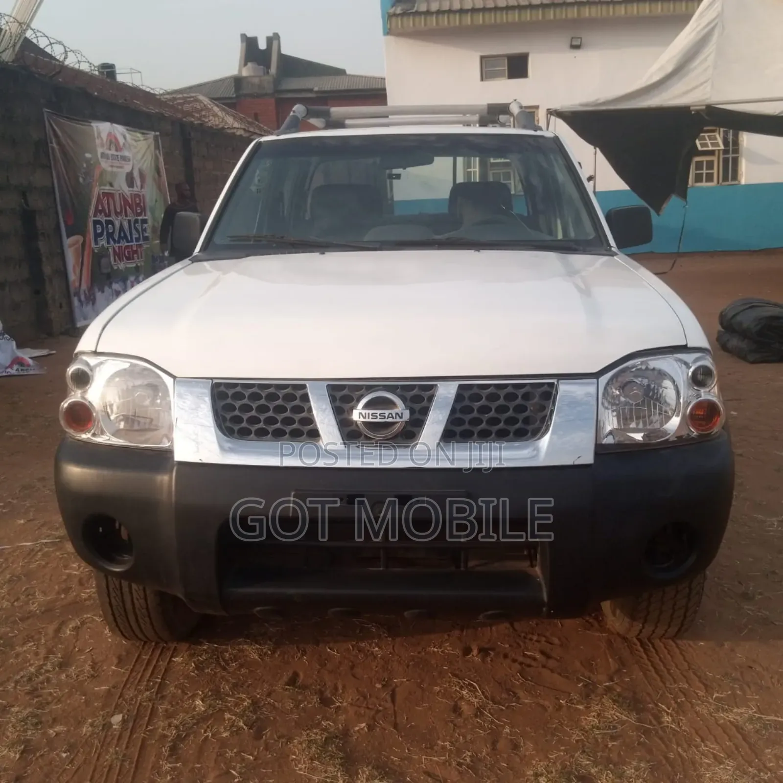 Nissan Frontier 2014 White