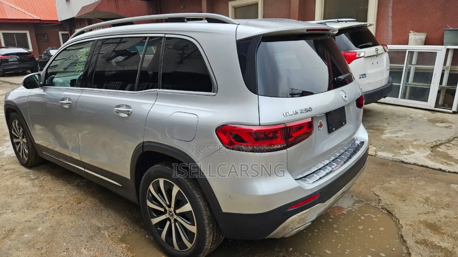 Mercedes-Benz GLB-Class GLB 250 4MATIC 2020 Silver