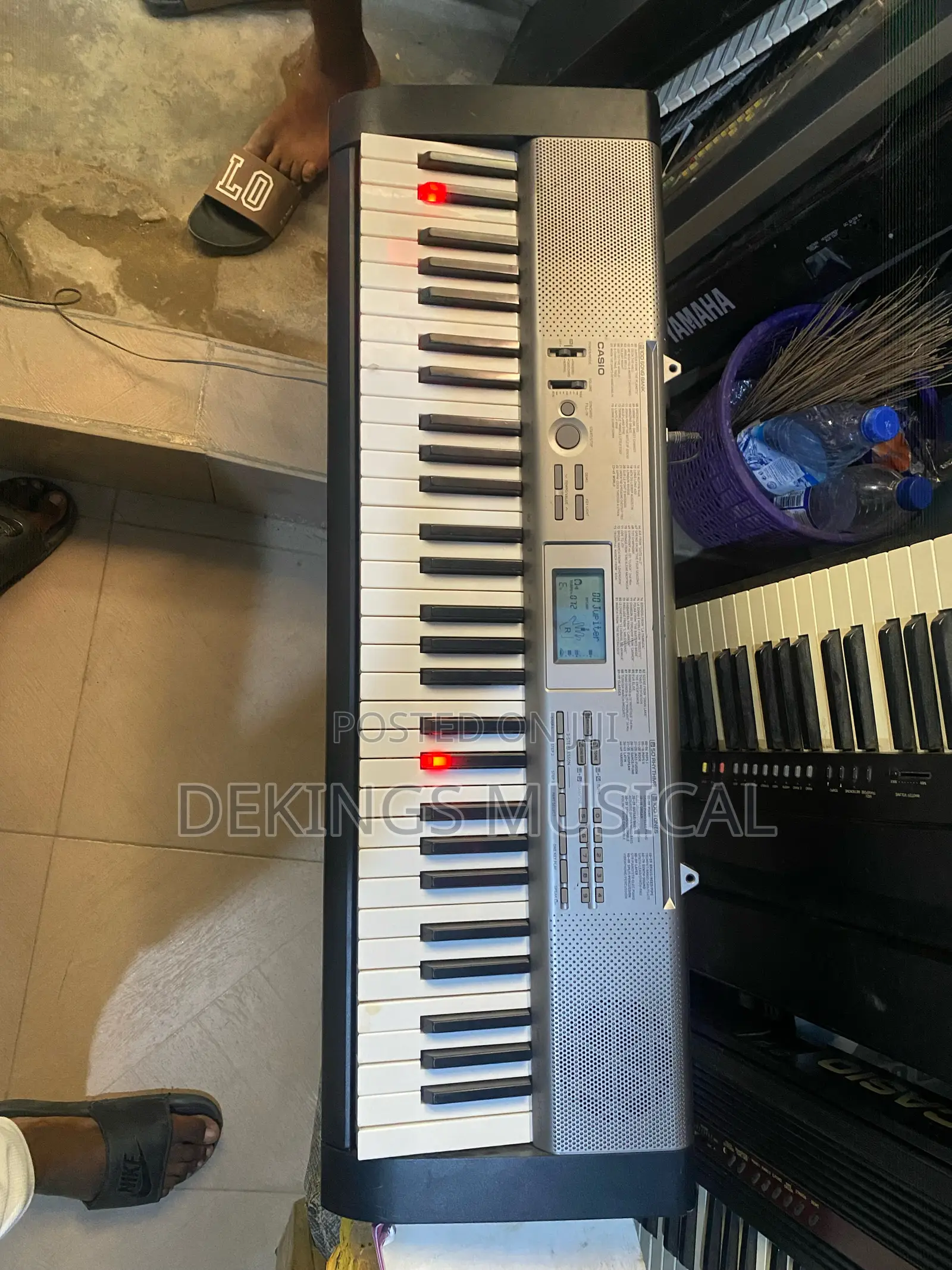 Casio LK-125 61keys Key-Lighting Keyboard Piano