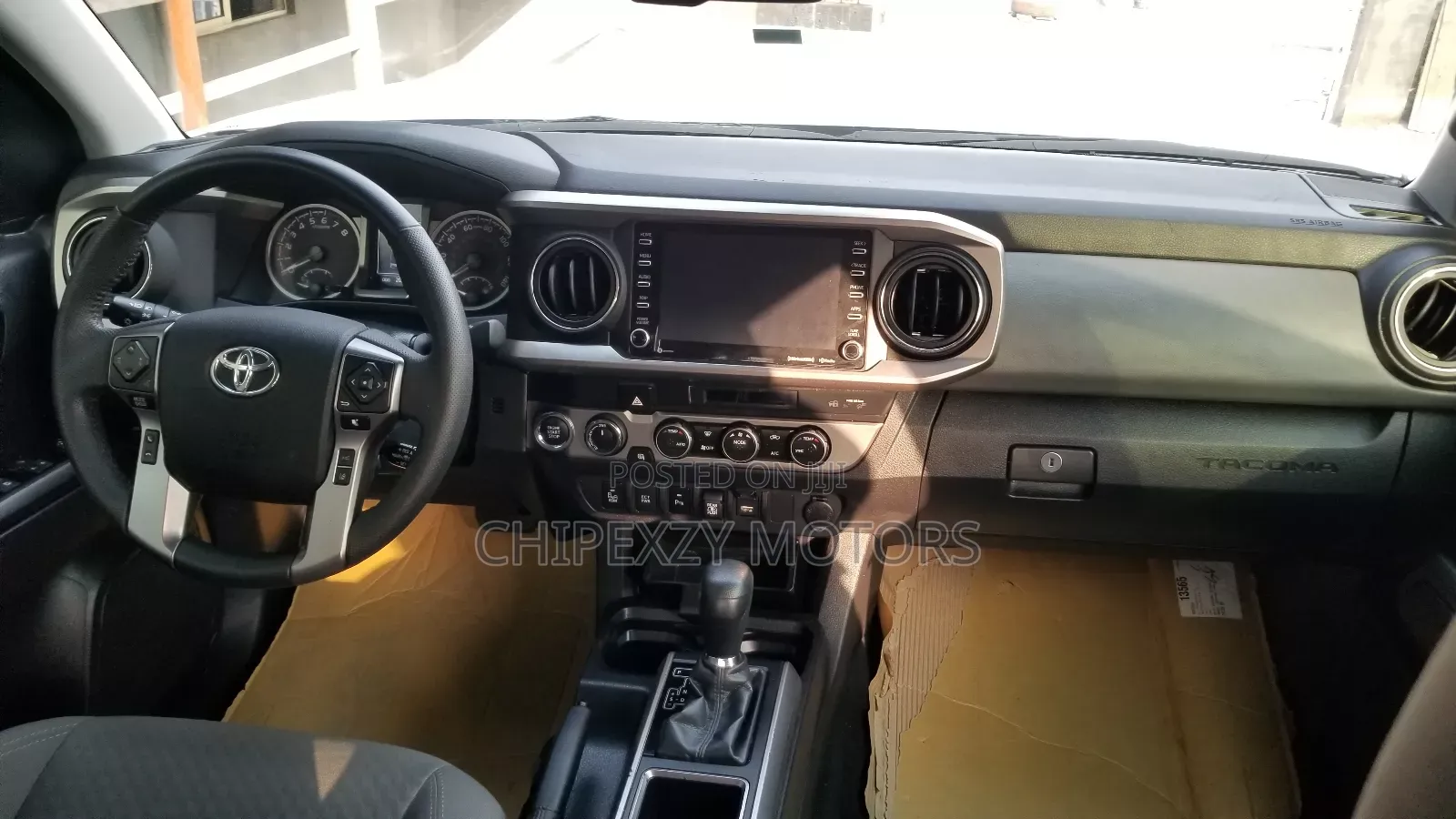 Toyota Tacoma 2023 White