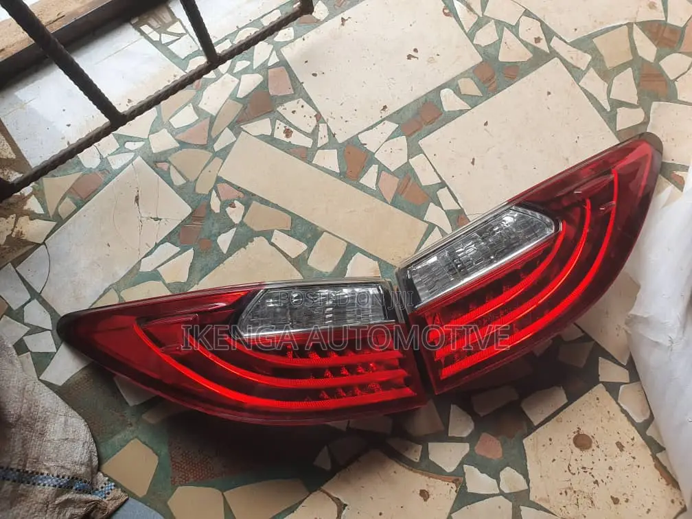 Rearlight Es350 2015