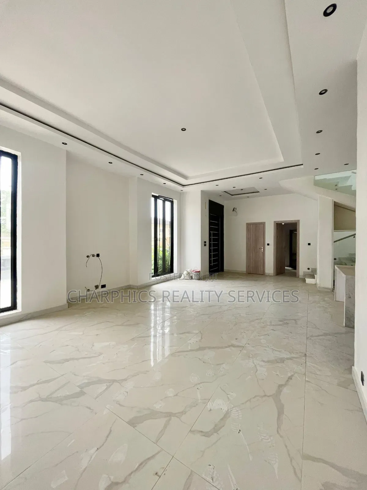 5bdrm Duplex in Ikate for sale
