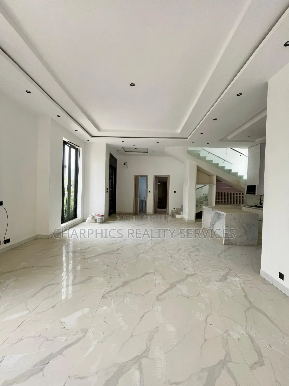 5bdrm Duplex in Ikate for sale