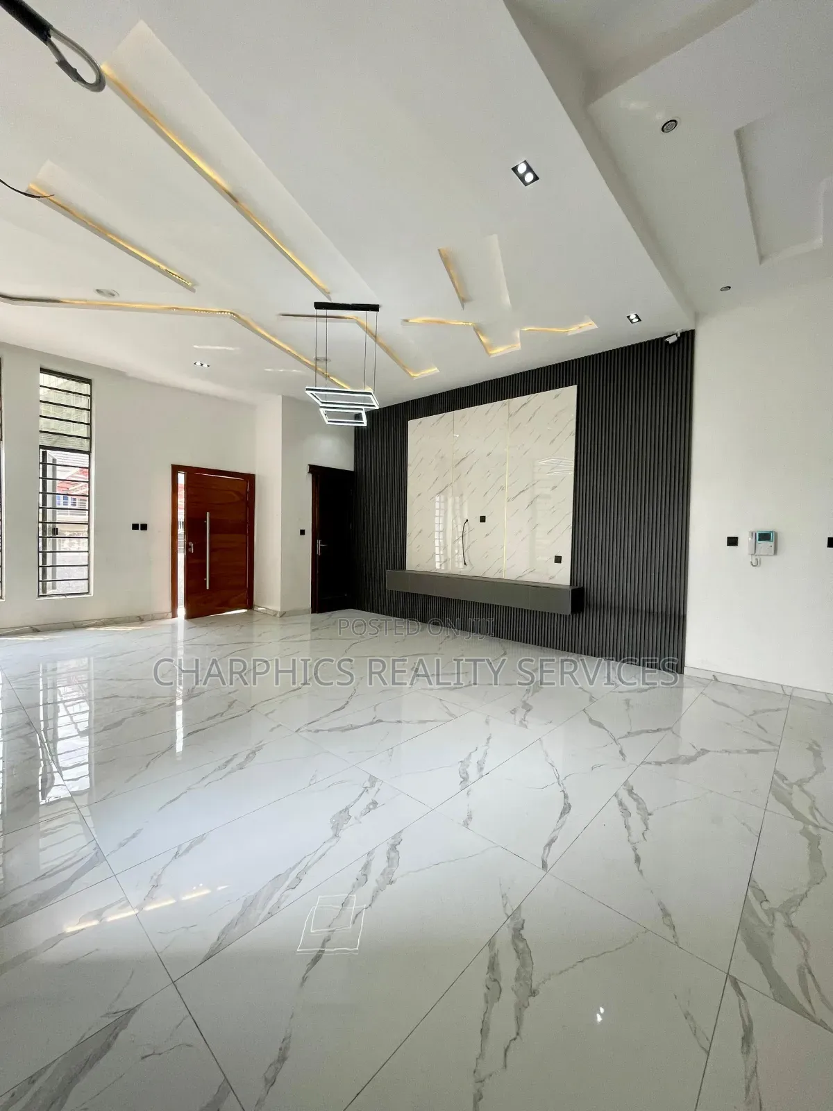 5bdrm Duplex in Ikate for sale