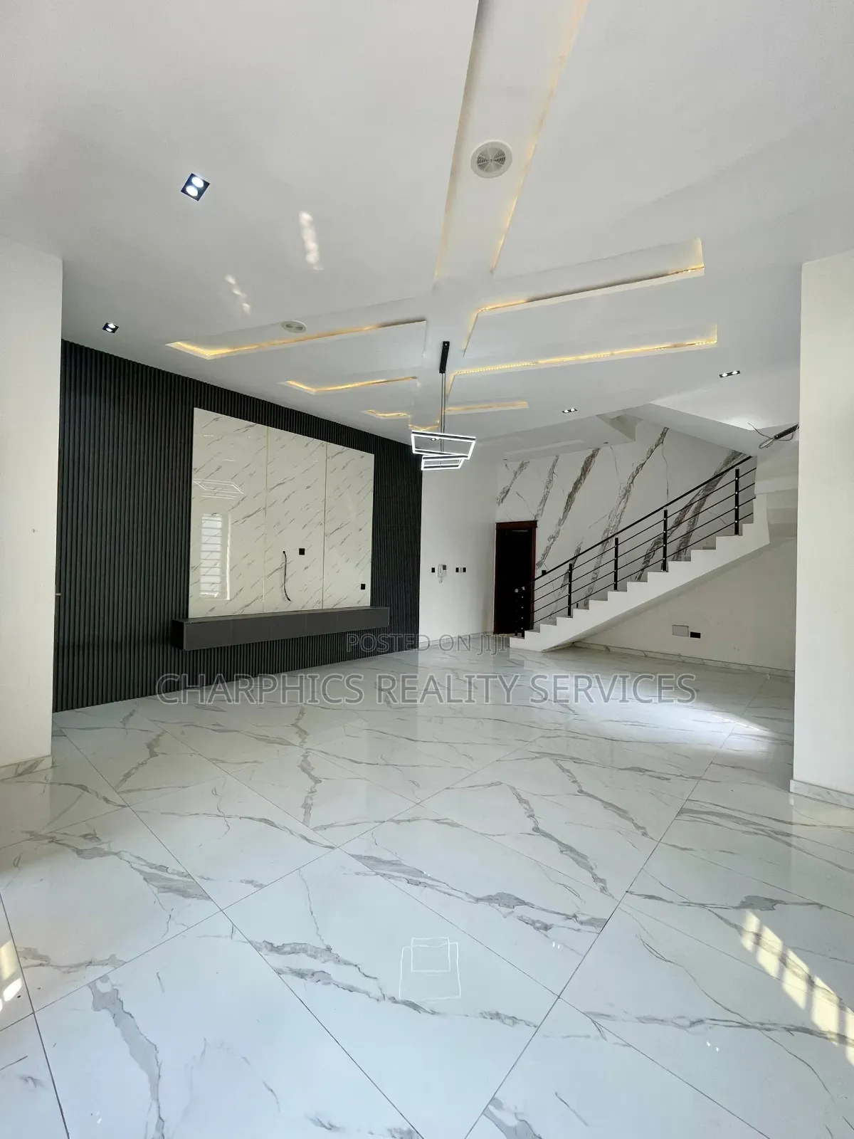 5bdrm Duplex in Ikate for sale