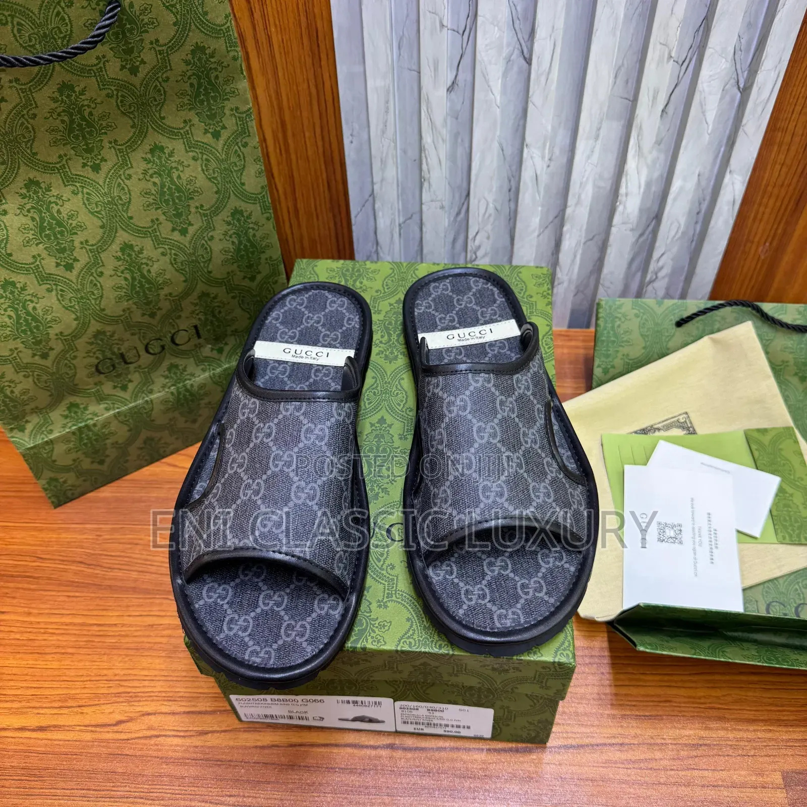 Gucci Luxury Men's Outfits Available In Store Best Quality