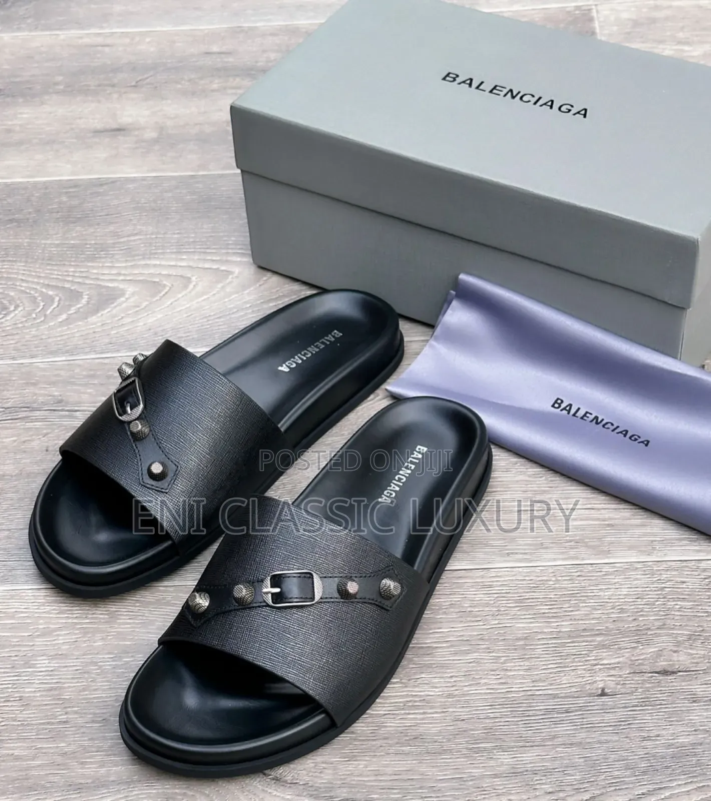 Top Quality Luxury Balenciaga Collection Available In Store