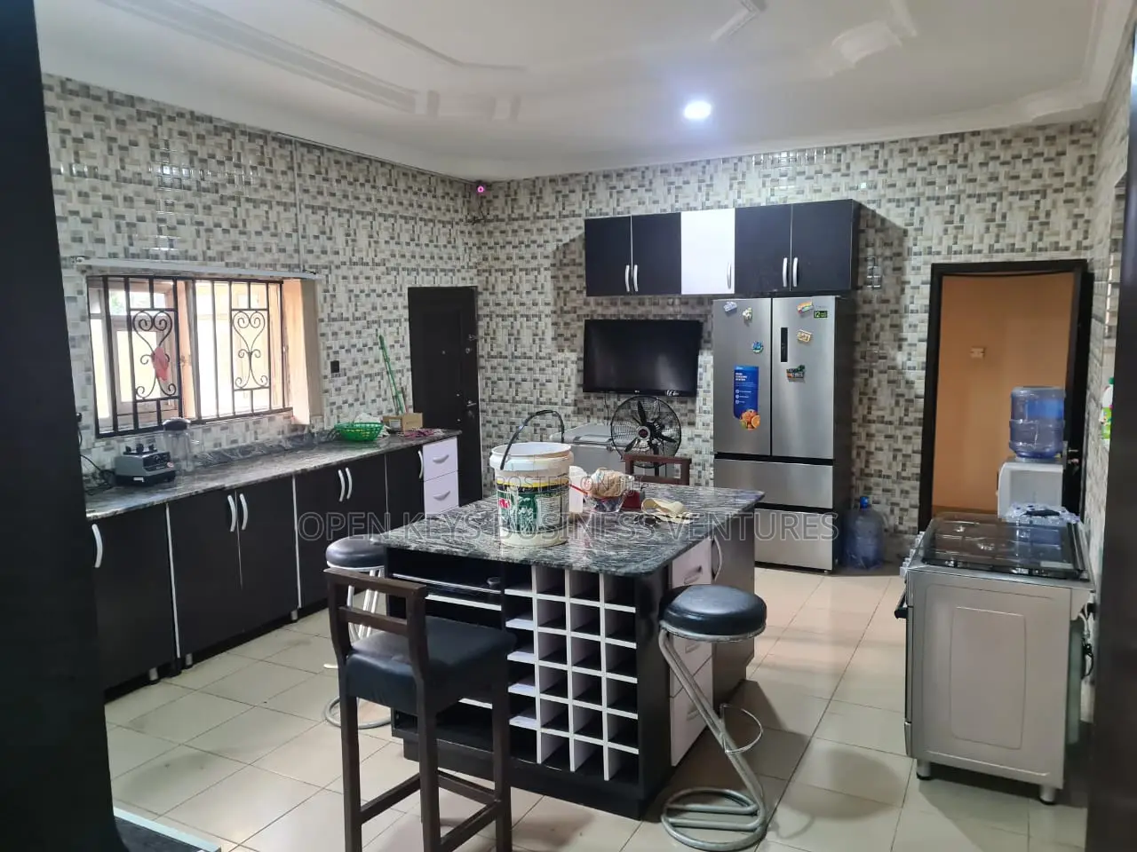 Furnished 5bdrm Duplex in Bitemore, Ologuneru for sale