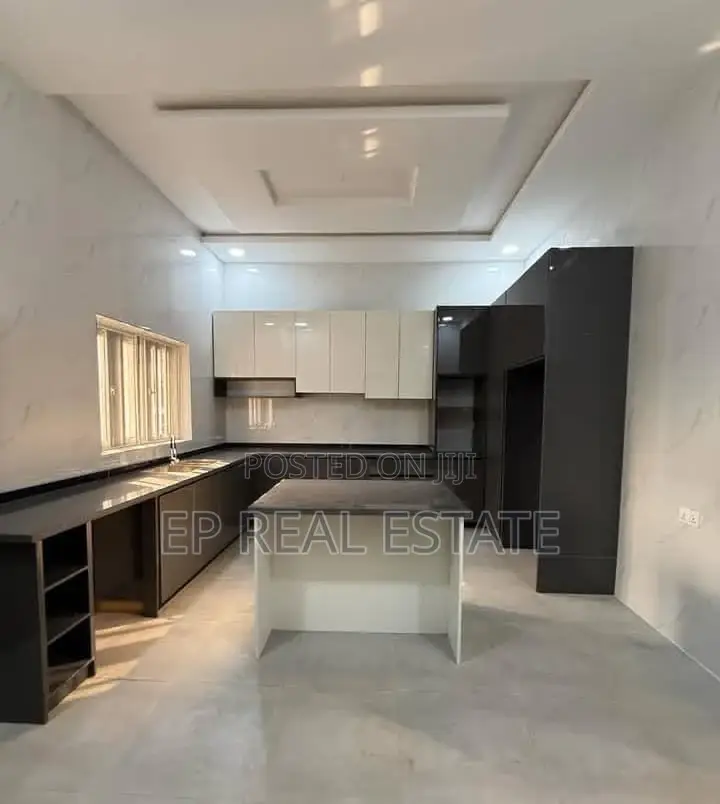 6bdrm Duplex in Karsana for sale