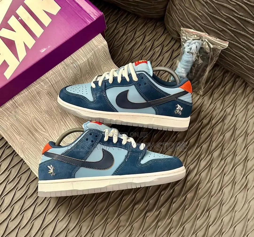 Nike SB High Quality Luxury Sneakers