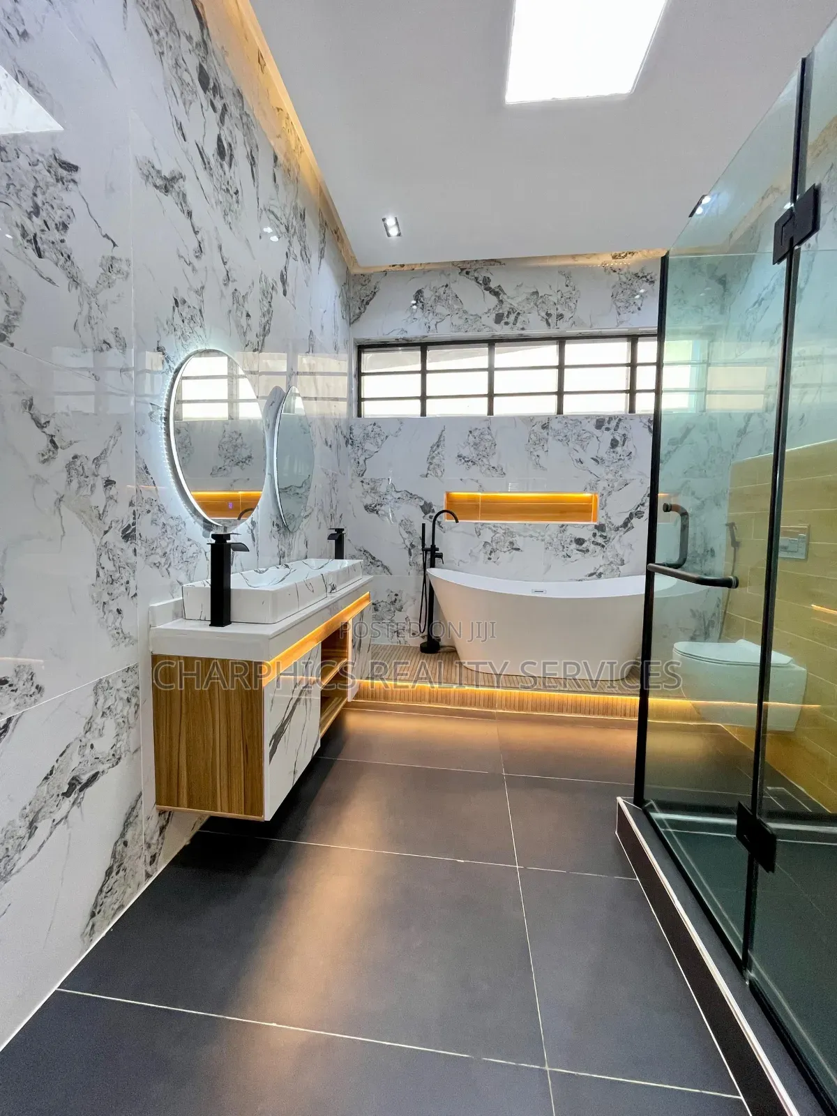 5bdrm Duplex in Osapa london for sale