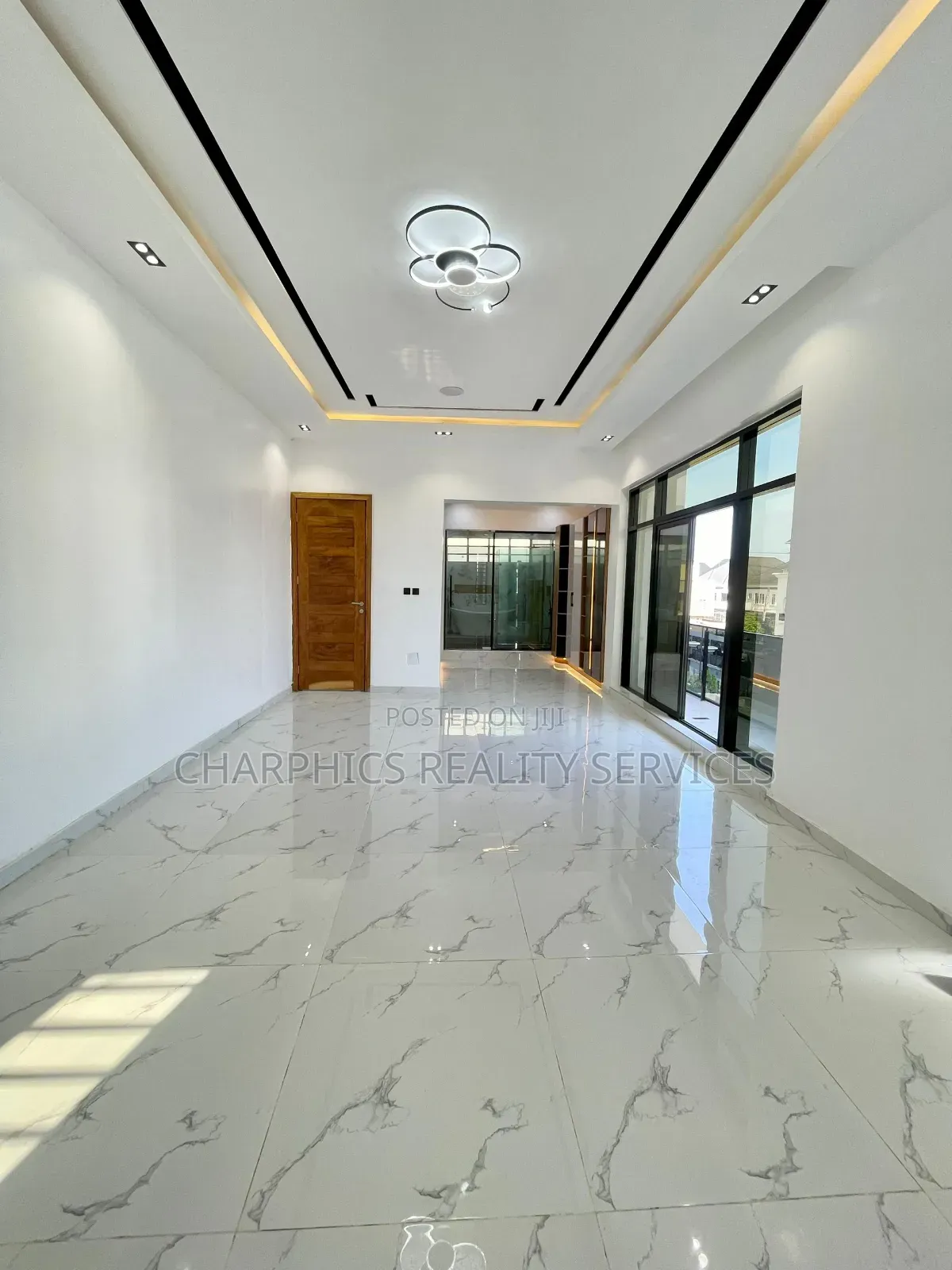 5bdrm Duplex in Osapa london for sale