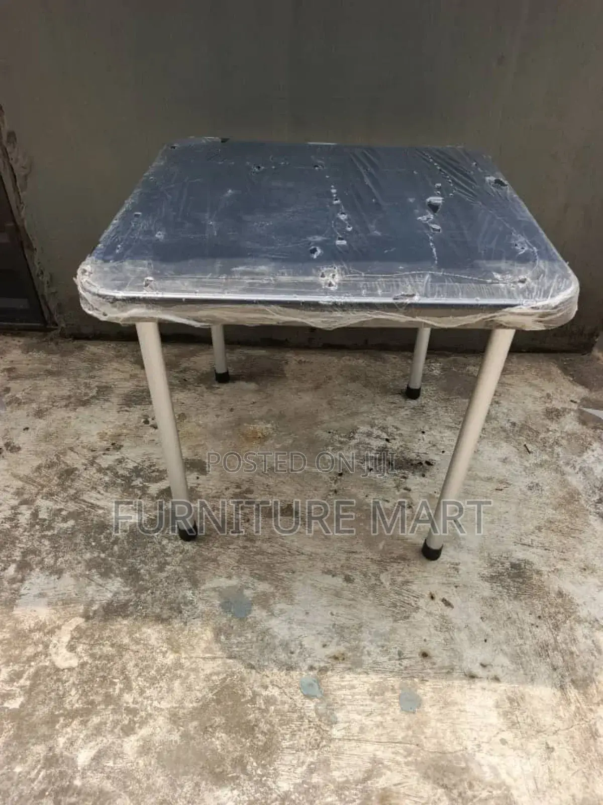 Restaurant/ Canteen Plastic Table With Metal Legs