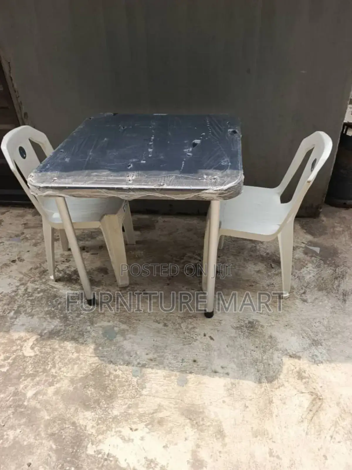 Restaurant/ Canteen Plastic Table With Metal Legs