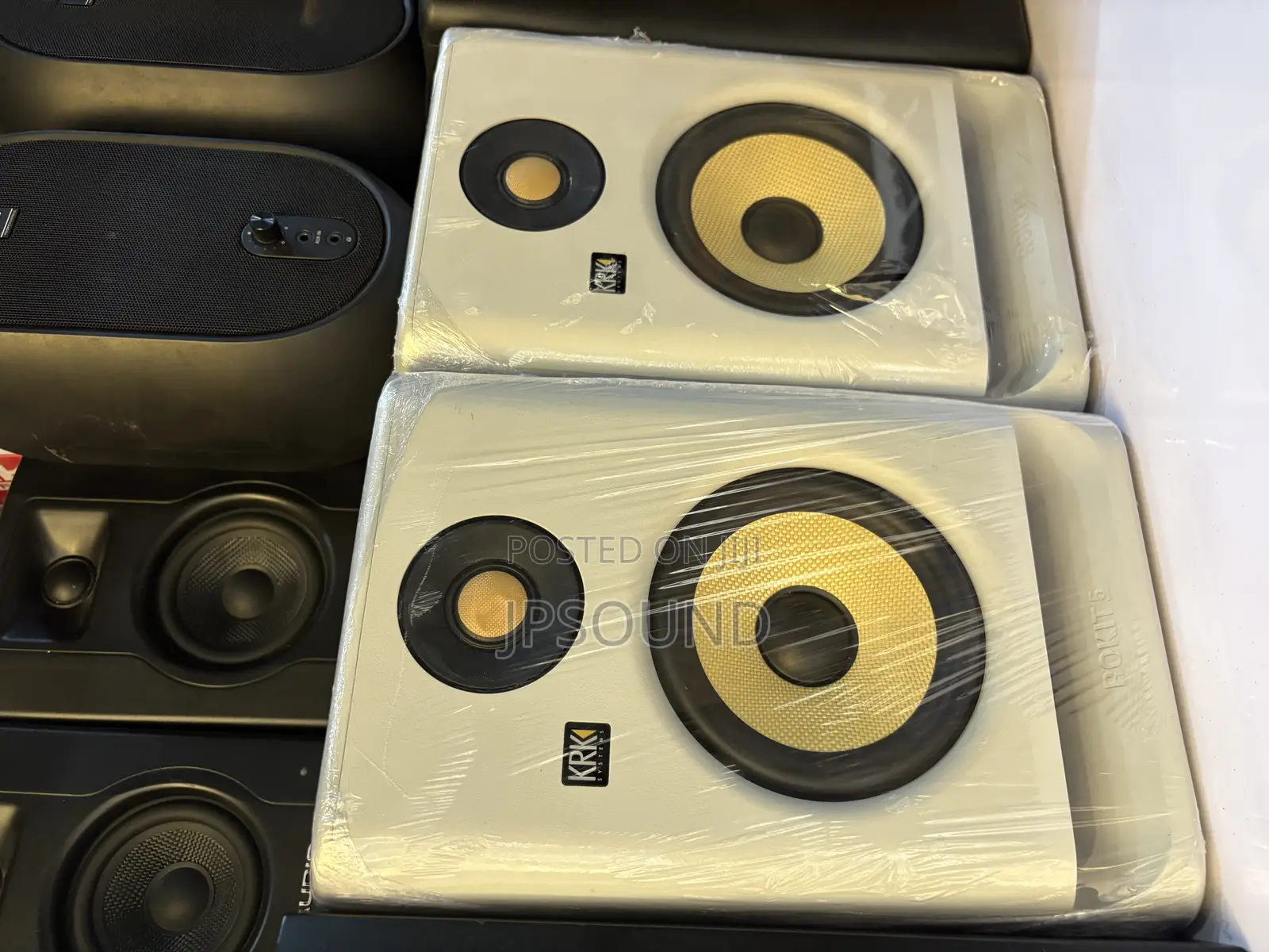 KRK Rokit 5 Studio Monitor Speakers (2 Weeks Neatly Use )