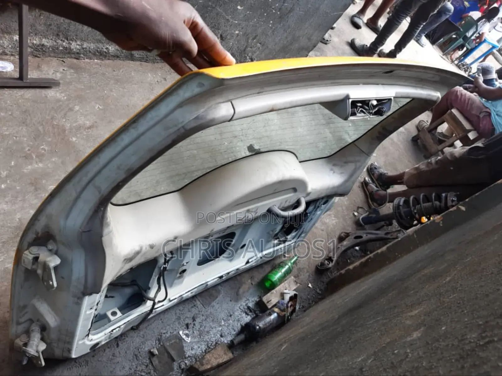 Boot For Mitsubishi Pajero 2010