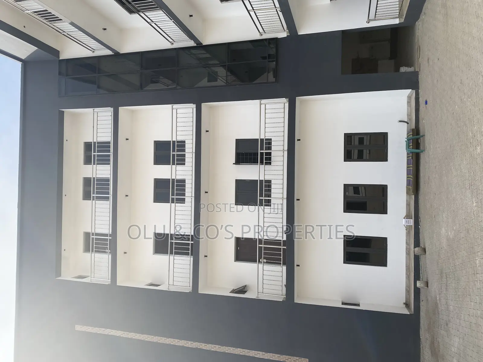 2bdrm Block of Flats in Durumi By Urban for rent