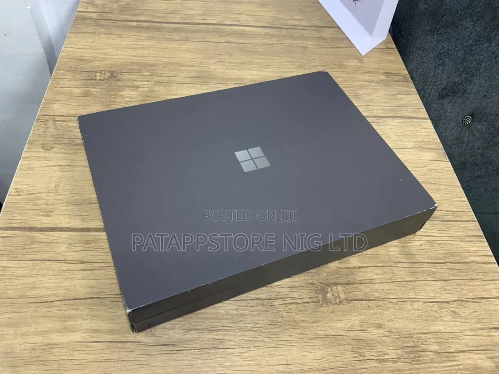 New Microsoft Surface Pro 11th Edition, a Copilot+ PC 64GB SSD 1T