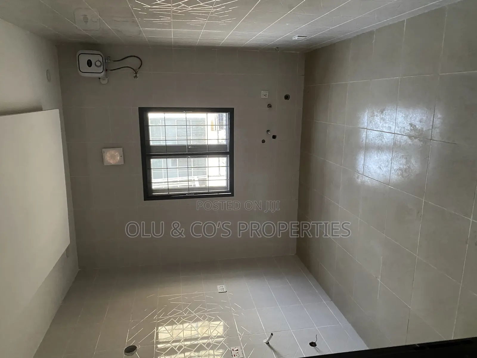 2bdrm Block of Flats in Palm Height Estate, Lugbe District for rent