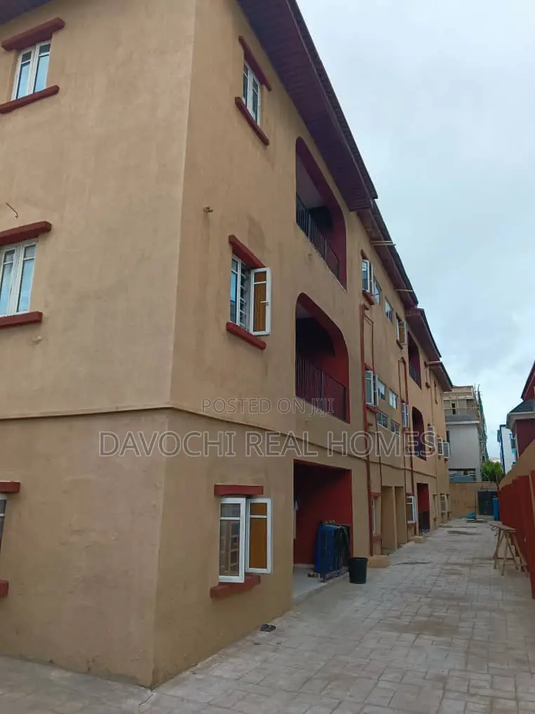 3bdrm Apartment in Gbangbala, Ikate, Lekki Phase 1 for rent
