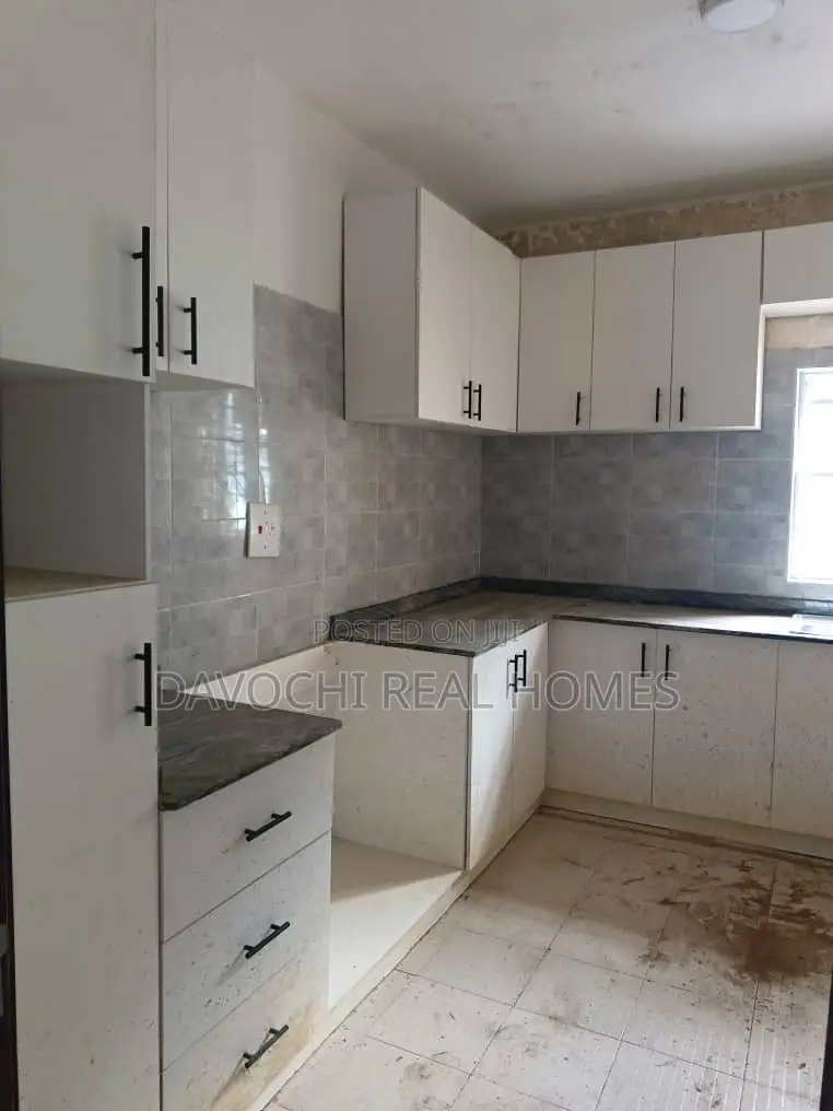 3bdrm Apartment in Gbangbala, Ikate, Lekki Phase 1 for rent