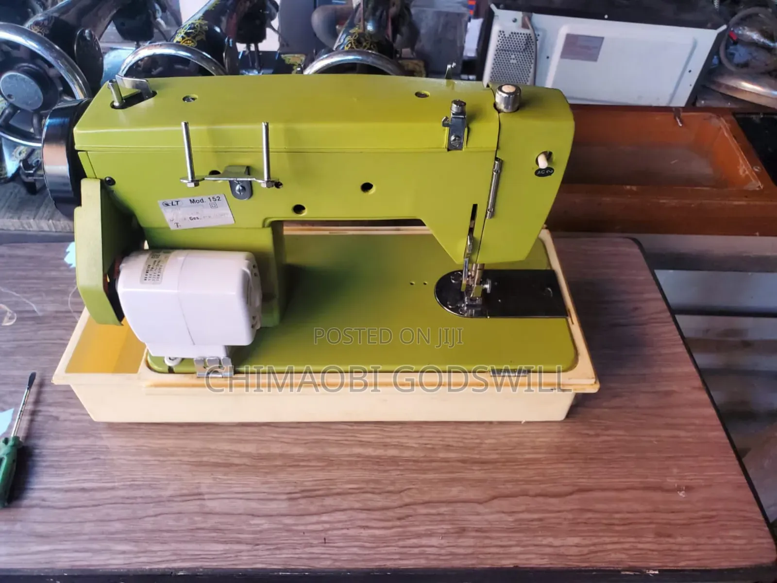 Privilege Straight and Zigzag Electric and Manual Machine