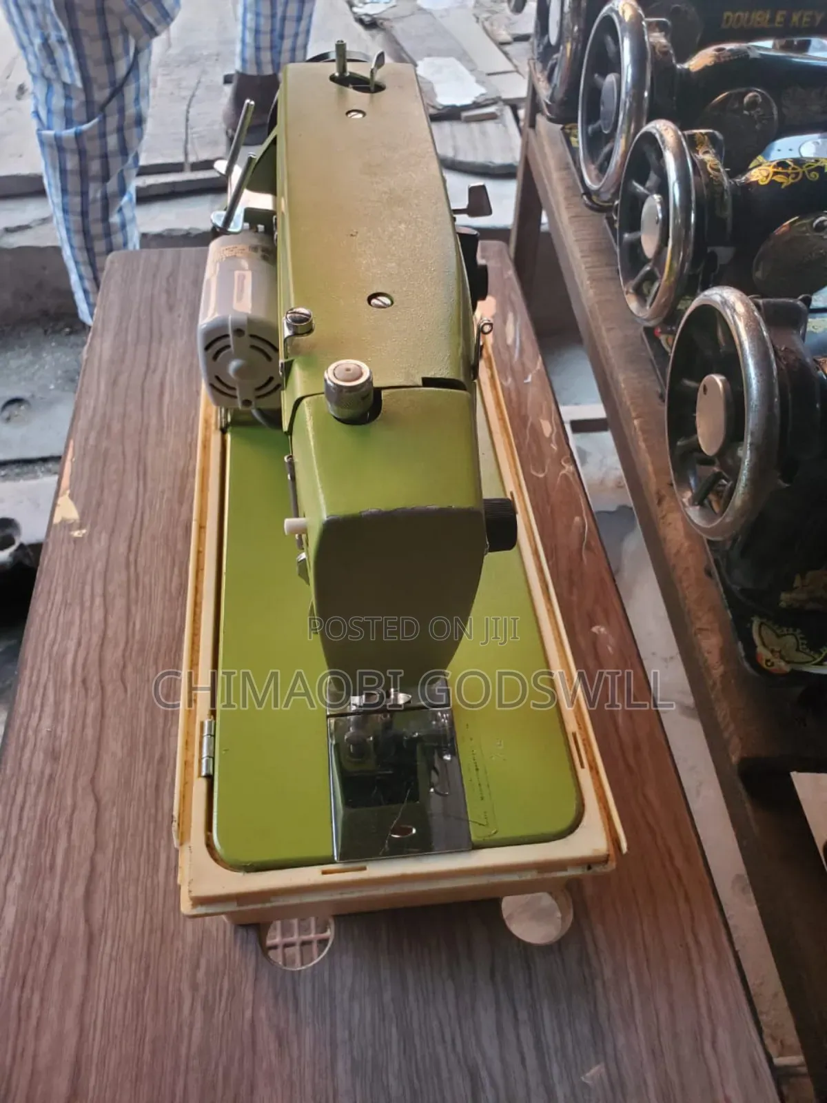 Privilege Straight and Zigzag Electric and Manual Machine