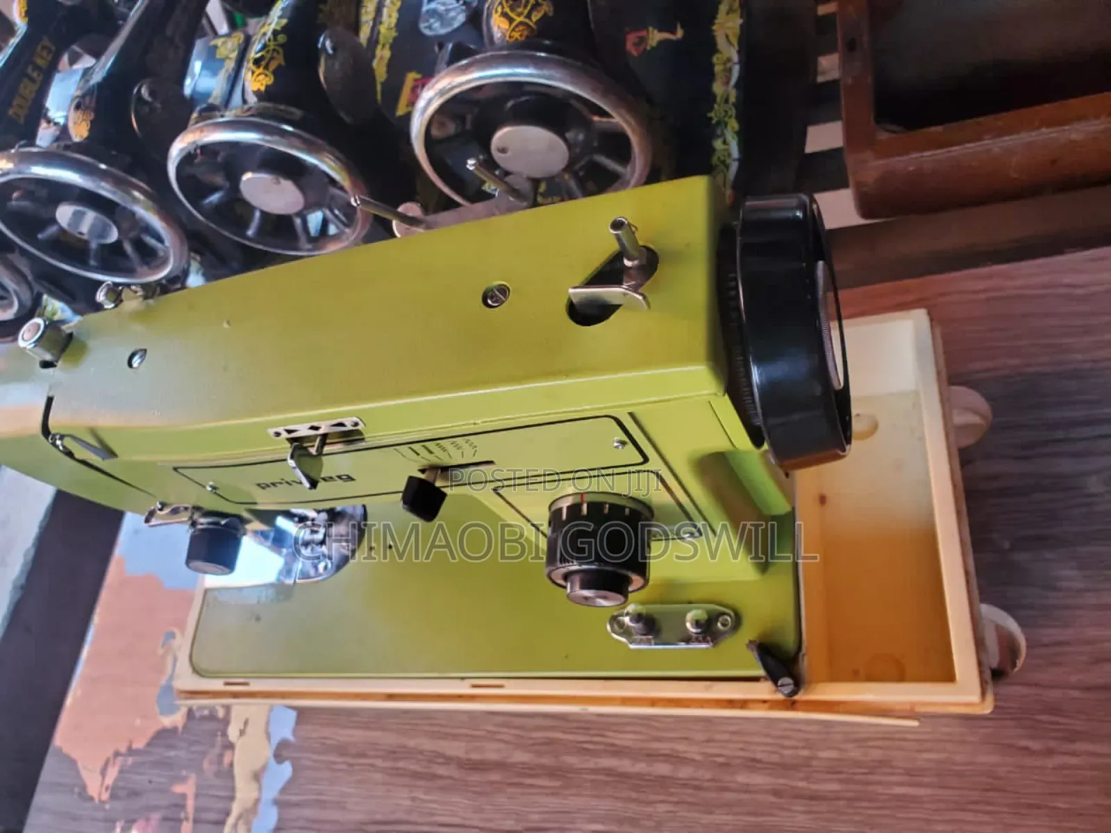 Privilege Straight and Zigzag Electric and Manual Machine